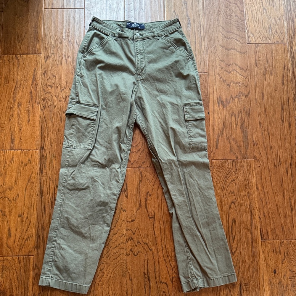 Hollister women's Olive Cargo Pants